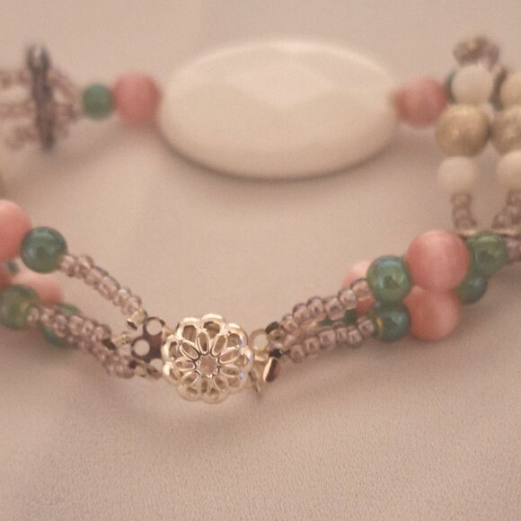 Artisan Beaded 3 Strand White Gemstone Iridescent Glass Pink Cats Eye Bracelet - Picture 5 of 5